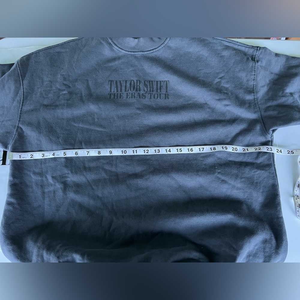 ✨Taylor Swift Eras Tour✨ Blue Crewneck Sweatshirt - Picture 5 of 6